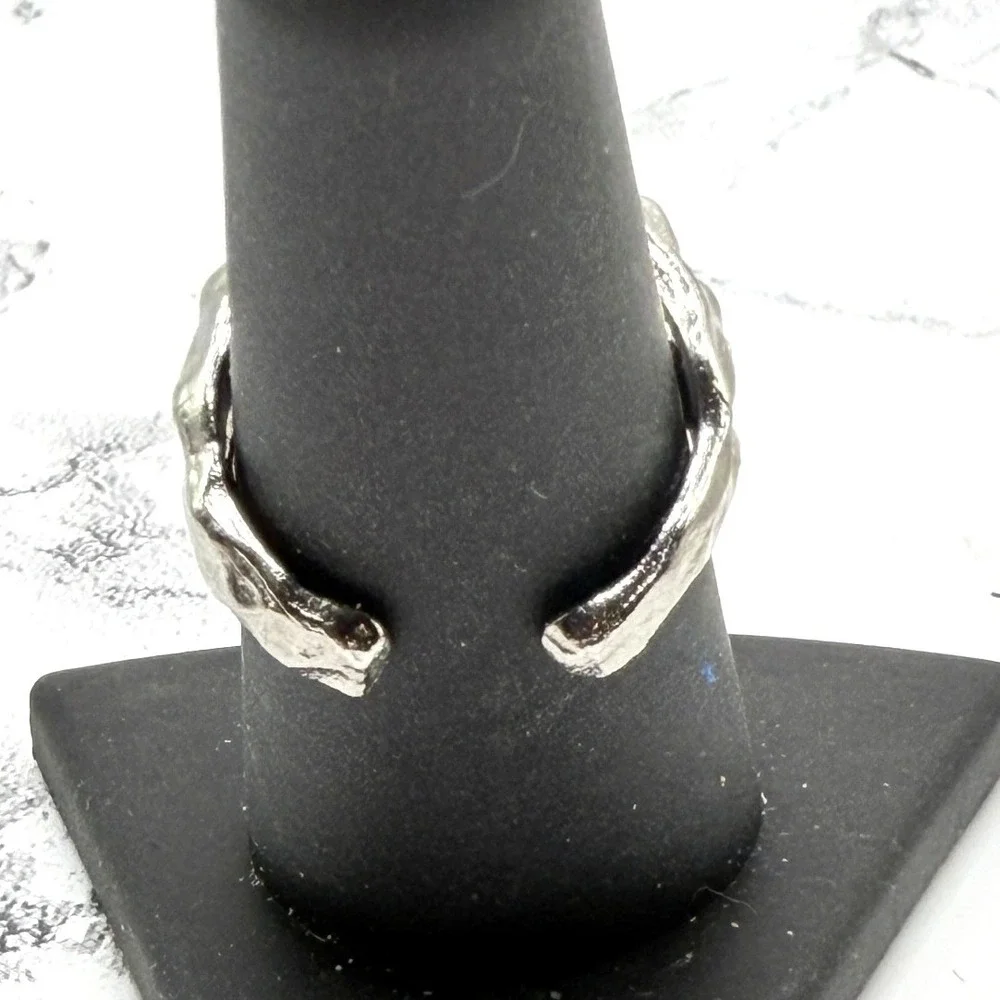 Size 6.5 Silver Tone Molten Texture Red Cabochon‎ Open Back Ring Gothic Style